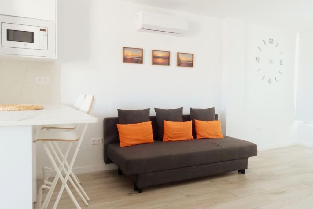 Newly Refurbished Beachfront Apartment. San Bartolomé Exterior foto