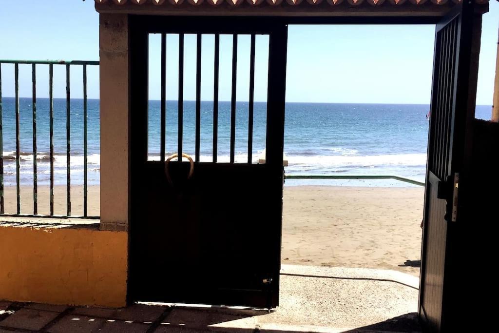Newly Refurbished Beachfront Apartment. San Bartolomé Exterior foto